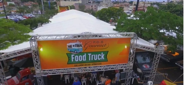 Festival Gourmet reúne gastronomia e carros antigos