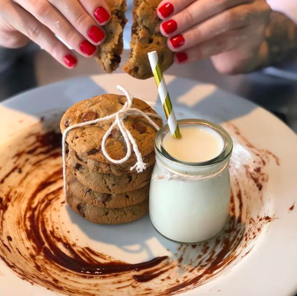 Receita de cookie com gotas de chocolate da chef Juliana Barroso | Foto: Juliana Barroso