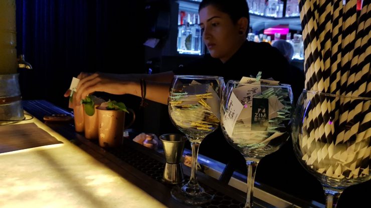 Drinks com gim formam 80% do cardápio do Zimbro | Foto: Luísa Gomes/Mais Cinco