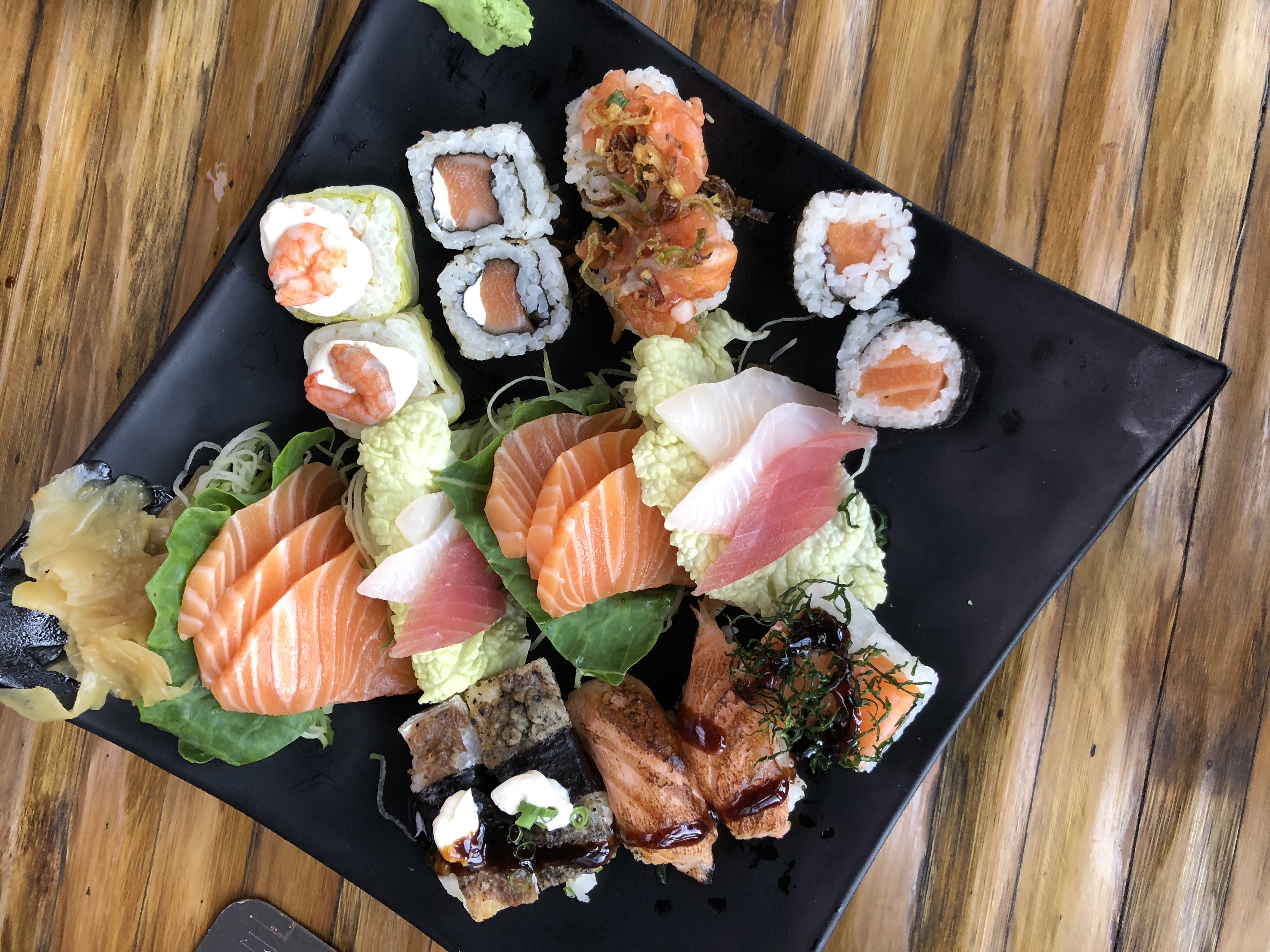 Combinado de sushi e sashimi integra festival de comida japonesa do Kanpai Blue | Foto: Luísa Gomes/Mais Cinco