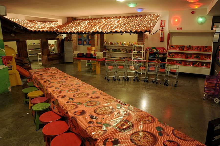 Crianças podem fazer suas próprias pizzas na Fabbrica di Pizza em Goiânia | Foto: Divulgação