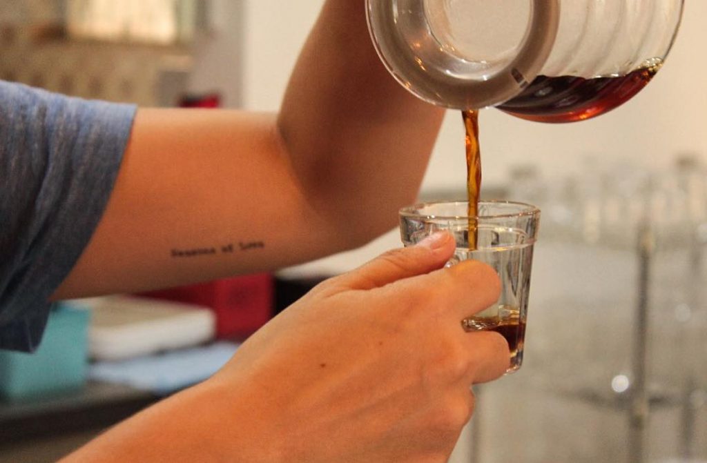 Rensga café tem diversos tipos de grãos e extração do café | Foto: Divulgação