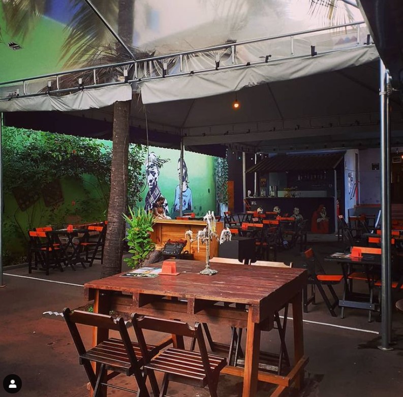Bar e restaurante Casa Liberté no Centro de Goiânia